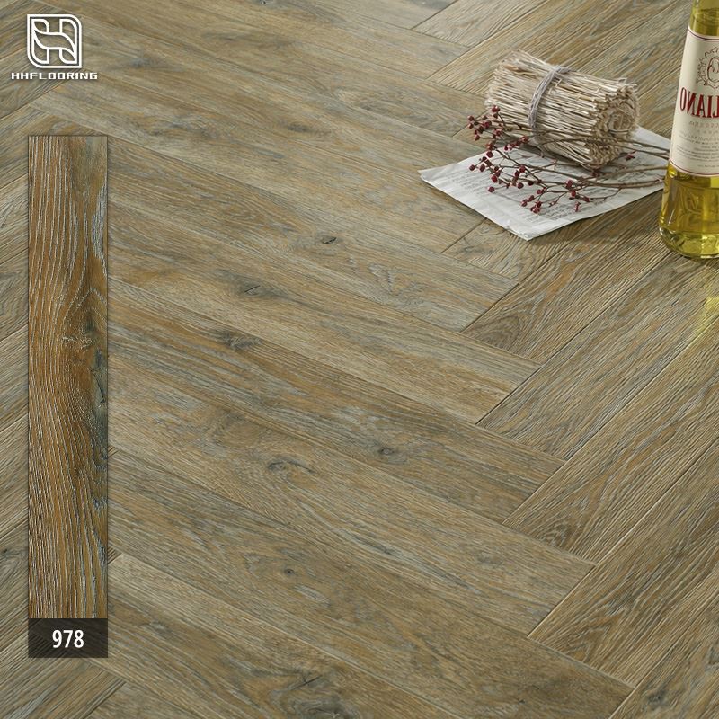 Llawr Laminiad Derw Asgwrn Penwaig